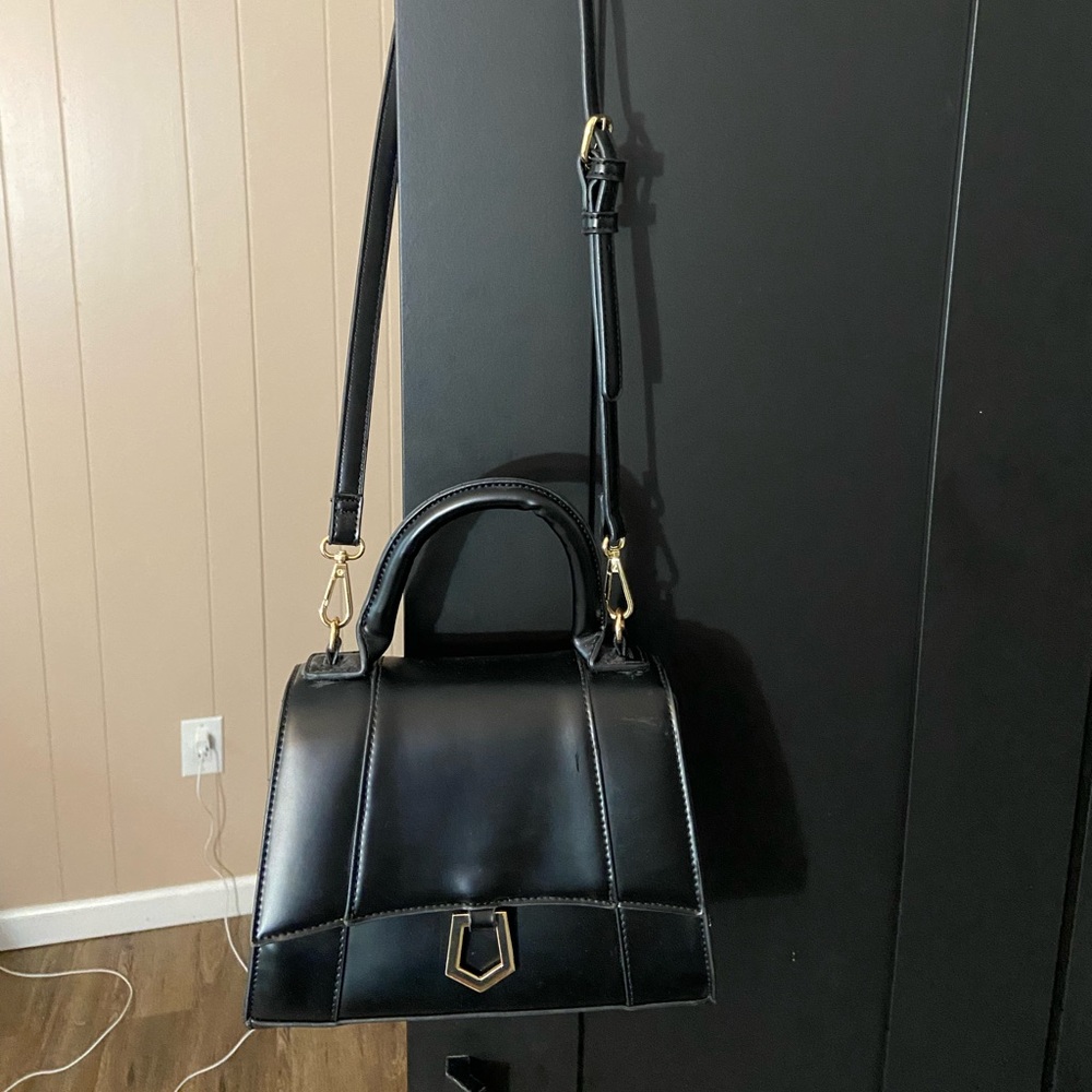 Chunky black crossbody purse
